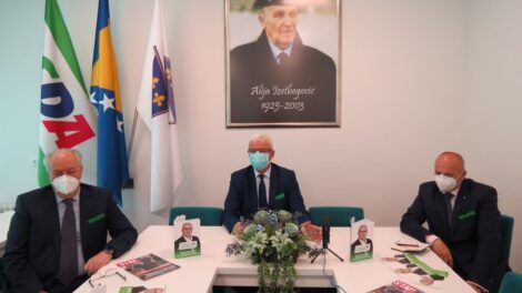 Održana prva press konferencija kandidata OO SDA Travnik za načelnika Kenana Dautovića