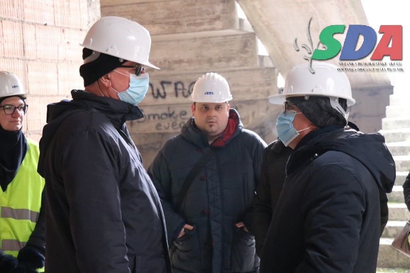 Premijer i načelnik obišli gradilište Srednjoškolskog centra u Travniku