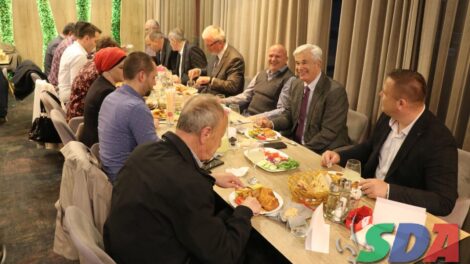 OO SDA Travnik organizovala zajednički iftar