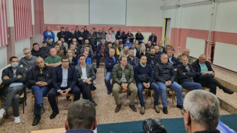 U Karauli održan sastanak mjesnih odbora SDA Gradina, Ćosići, Hamamdžići i Krčevine