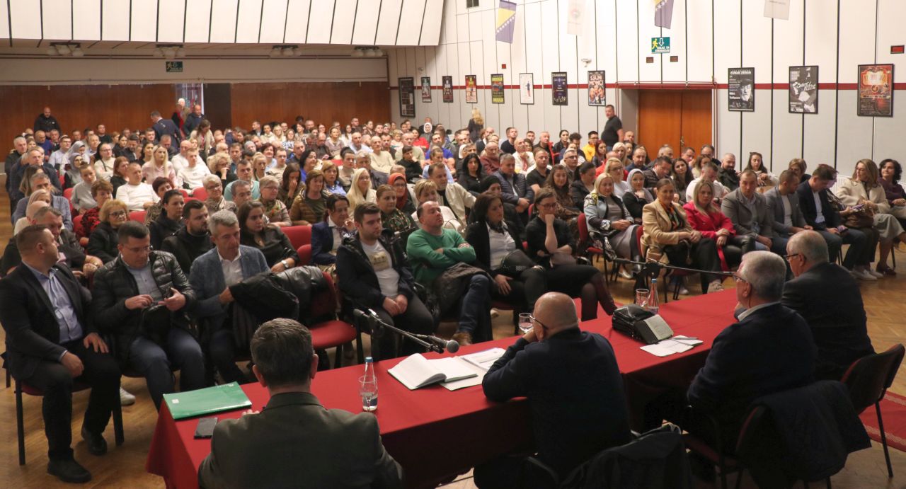 U Travniku održan završni sastanak mjesnih odbora SDA