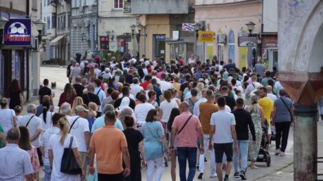 U Travniku održana Mirna šetnja za Srebrenicu
