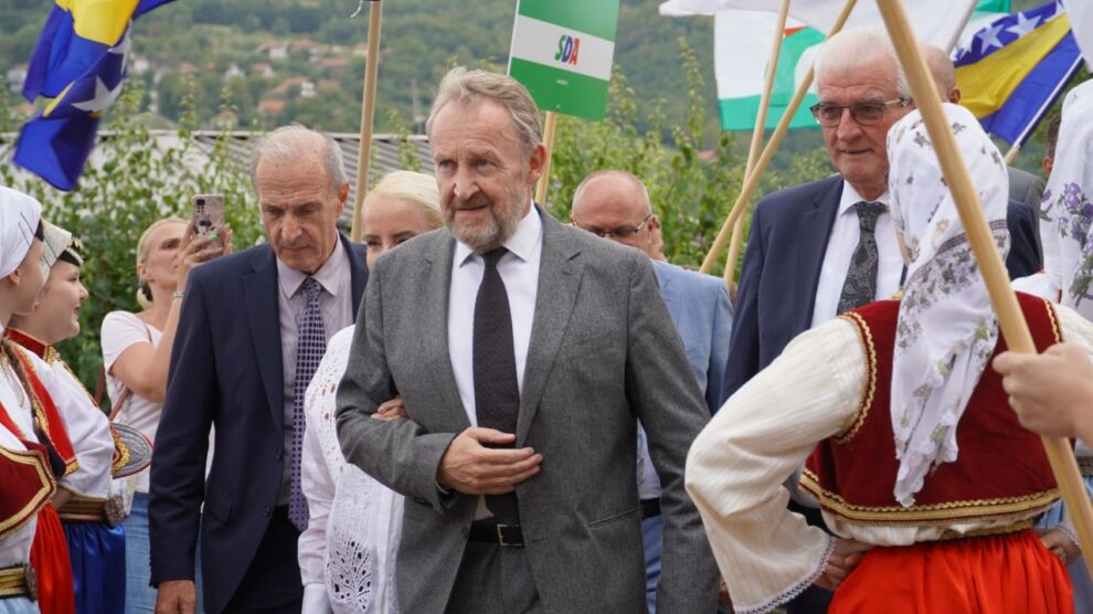 Iz Travnika je krenula ovogodišnja predizborna kampanja Stranke demokratske akcije Bosne i Hercegovine