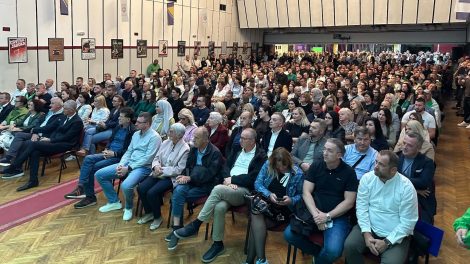 Brojni građani na predizbornom skupu OO SDA Travnik u Centru za kulturu